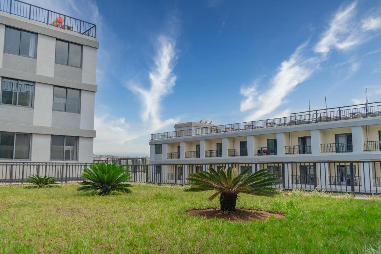 Phoenix Apartment By Link Kigali Esterno foto